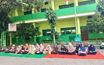 JUMAT RELIGI: ISTIGHOSAH BERSAMA